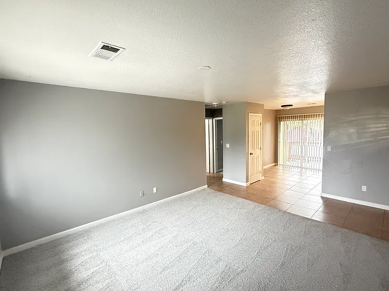 5030 Walnut Ave #6 — Photo 4