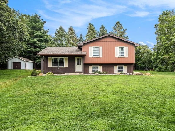 6330 Calhoun Rd, Albion, MI 49224