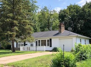 2214 W Arrowhead Ln, Peoria, IL 61604