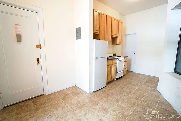 Rented by City Connections Realty | media 35