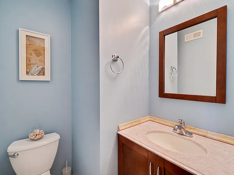 1656 Templeton Ct — Photo 15