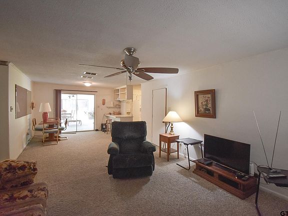 3rd image of 209 N Linda Ln