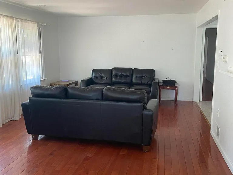 275 Garfield Ave — Photo 8