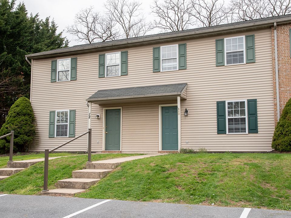 1st image of 10 Diamond Spring Cir
