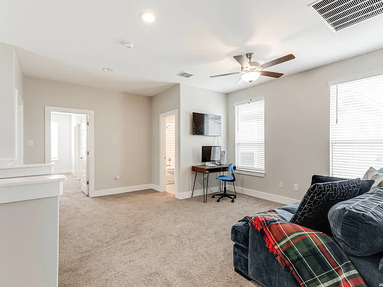 1426 E Sandalwood Ln — Photo 17