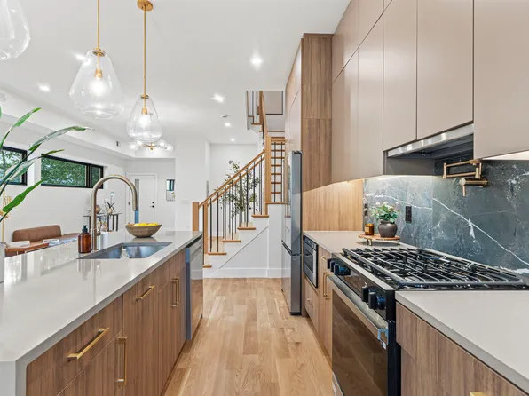 32 Hancock Avenue image 14 of 38