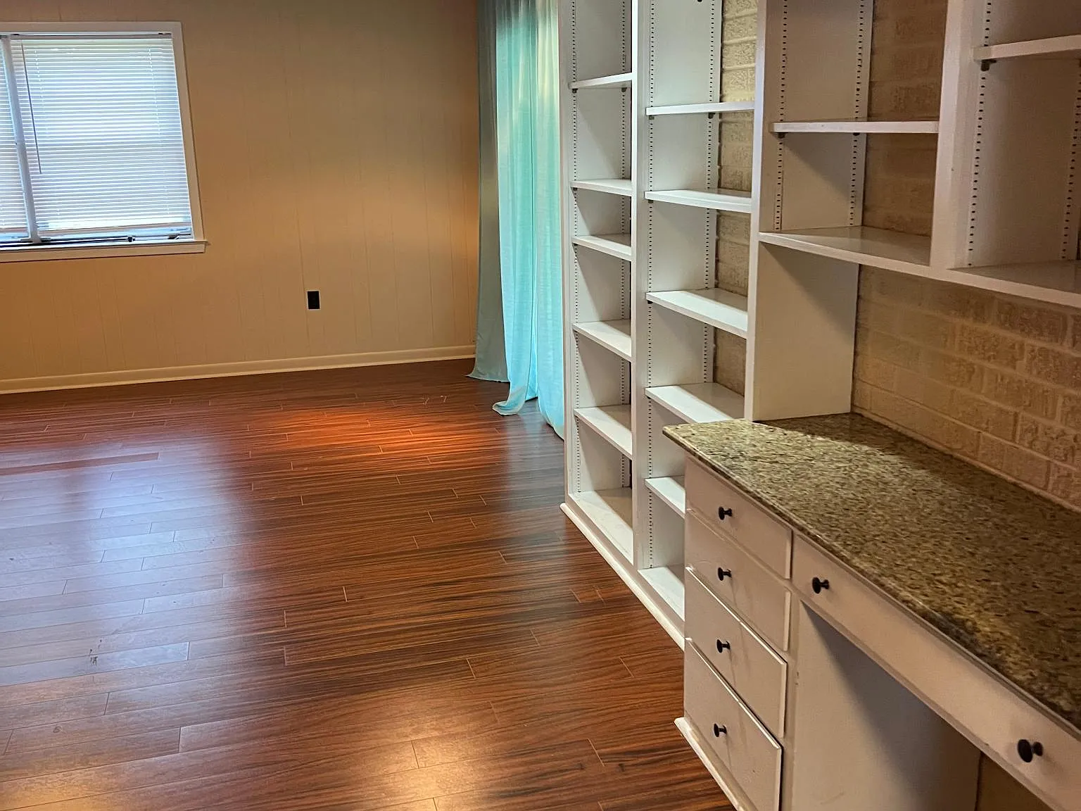 4 bed, 2.5 bath, 2148 sqft, $2,000 — Photo 3