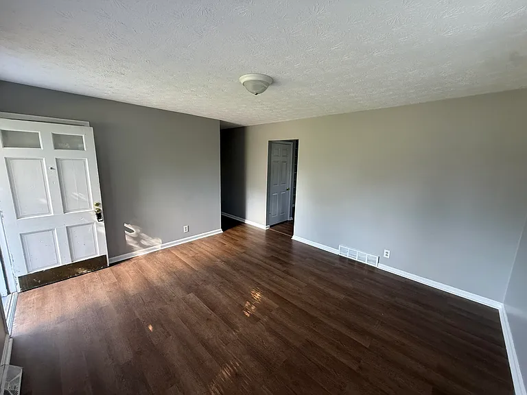 3612 River Park Dr — Photo 2