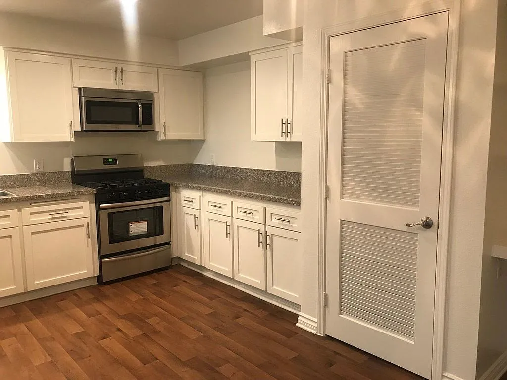 Greenbriar Woods Apartments — Photo 4