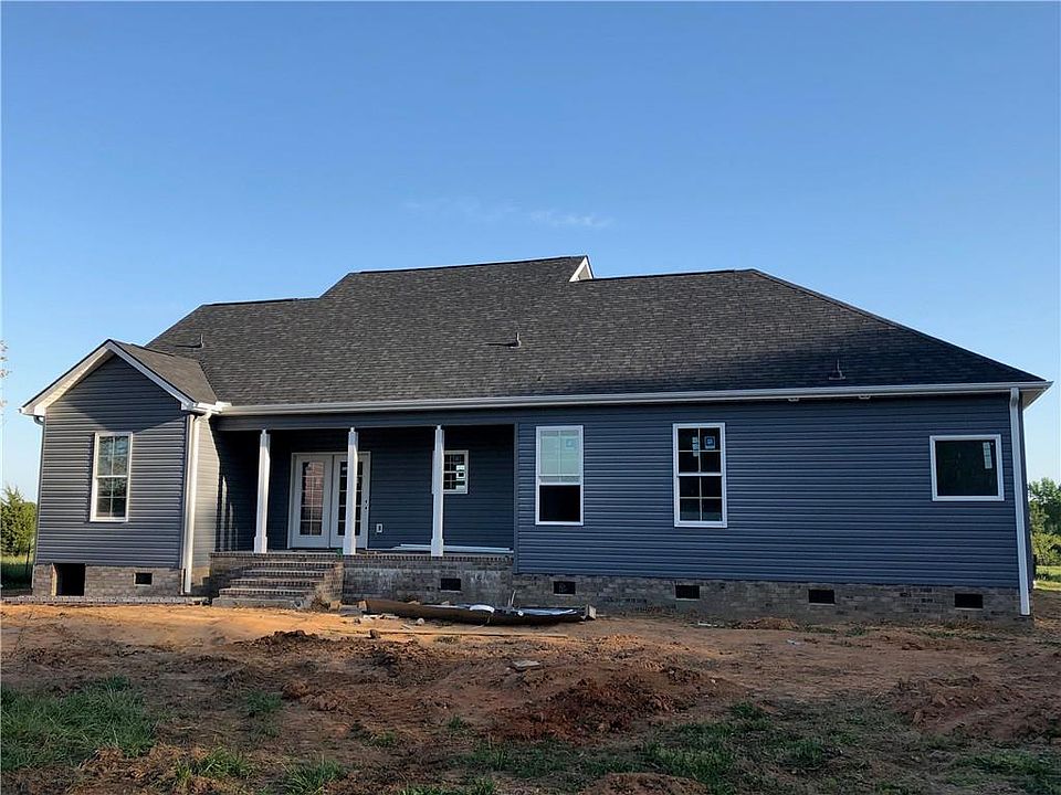 2nd image of 510 Country Meadows Road