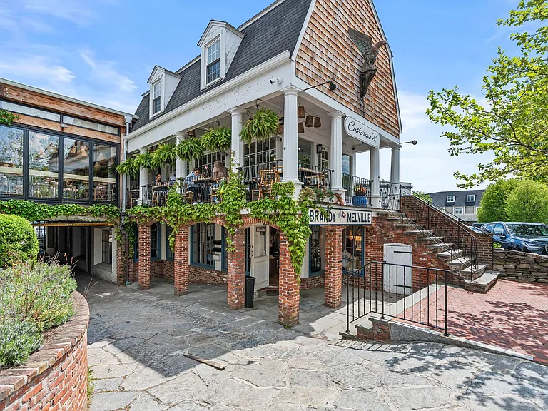 Riverhouse — Photo 35