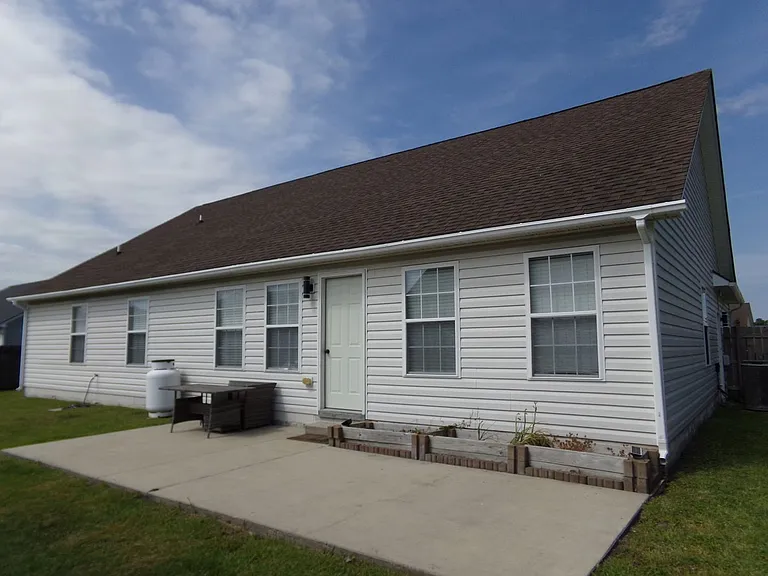 1016 Locust Ct — Photo 26