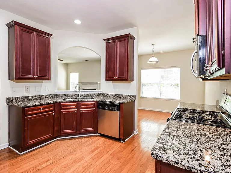 4740 Hopewell Manor Dr — Photo 8