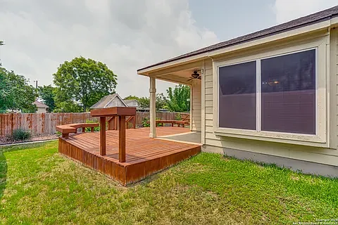 8102 Rosespur Park — Photo 23