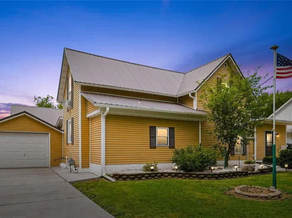 405 S Pine St, New Sharon, IA 50207