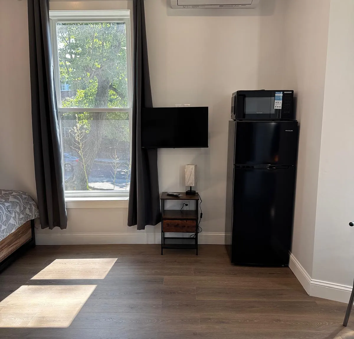 Studio, $1,600 — Photo 2