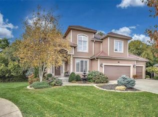 9008 Pine St, Lenexa, KS 66220