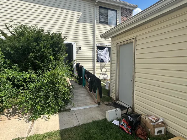 1011 Willow Ave, Bellevue, NE 68005