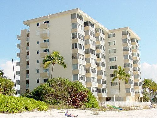 1st image of 26340 Hickory Blvd APT 704
