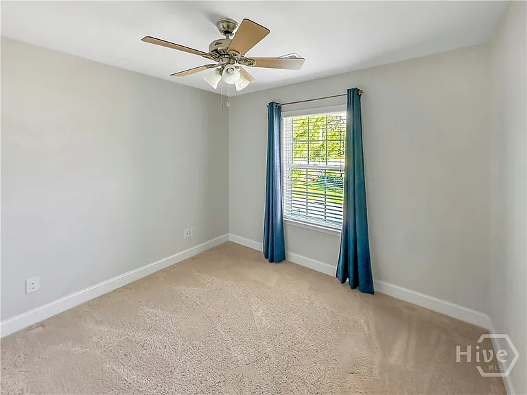 100 Regis Way — Photo 14
