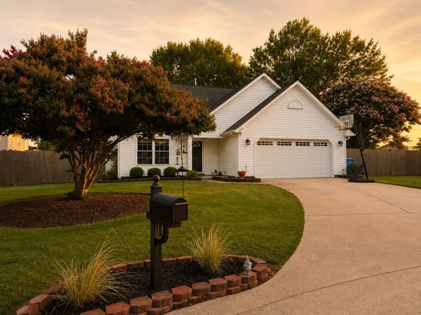 205 Lynnwood Gold Ct, Chesapeake, VA 23320
