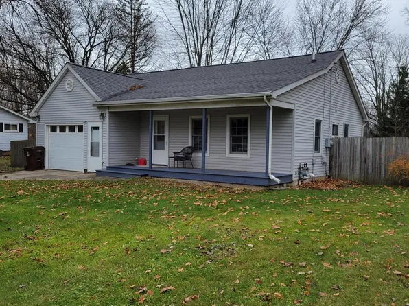 520 N Main St, Webberville, MI 48892