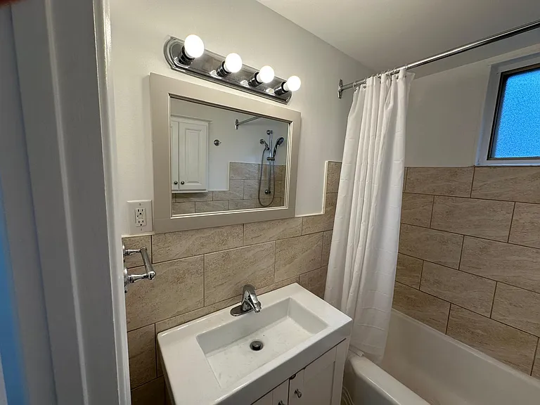 16 Church St E #8 — Photo 16
