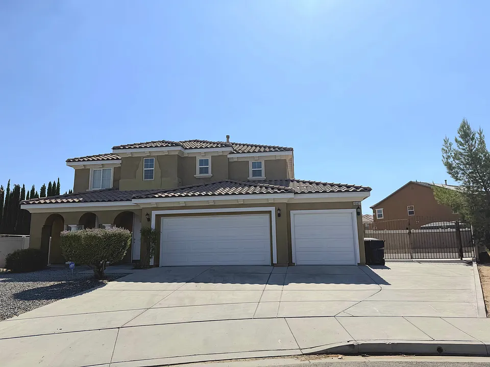 15921 Golden Meadow Ln