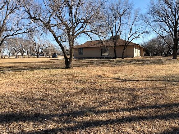 4th image of 4451 N Linden Dr