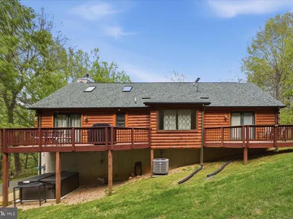 938 Fetchett Rd, Bentonville, VA 22610
