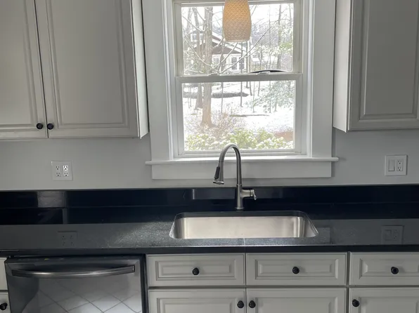 59 Riddell St #2, Greenfield, MA 01301