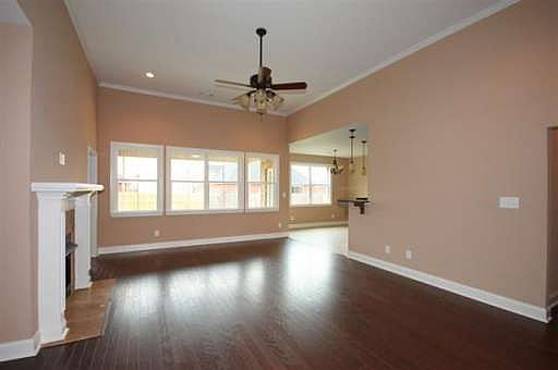 4th image of 109 Clarissa Dr