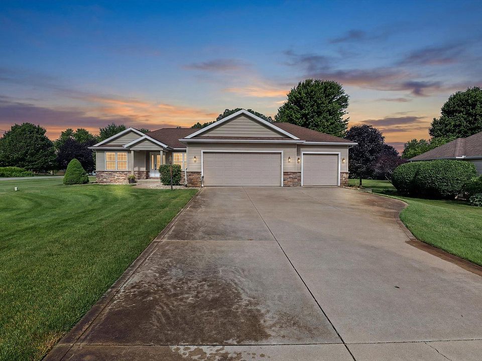 1st image of 57481 Emerald Chase Ln