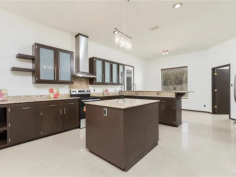 2037 S 45th St — Photo 5