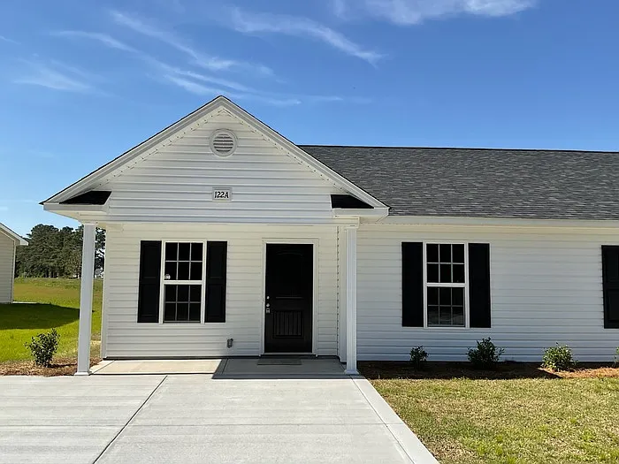 122 Pinecrest Cir W #A — Photo 1