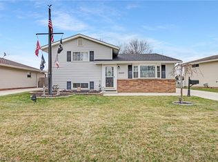 31520 Willowick Dr, Willowick, OH 44095