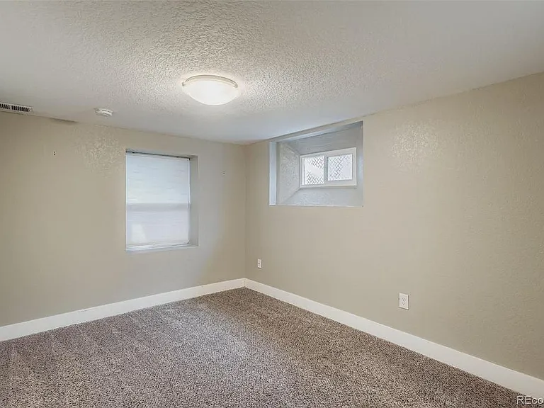 3070 Ash St — Photo 22