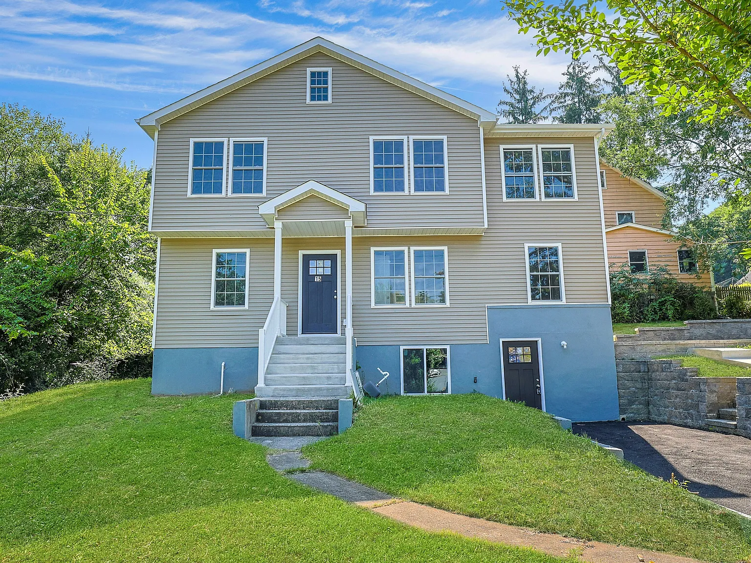 6 bed, 1804 sqft, $5,000 — Photo 1