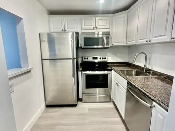 251 Brighton Dr #F, Boca Raton, FL 33434