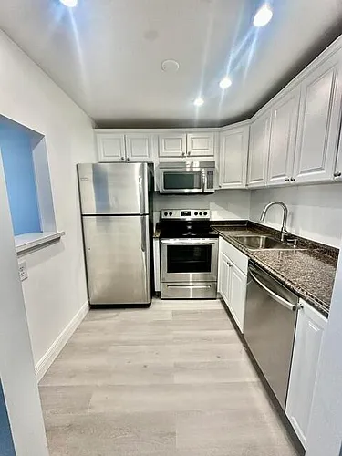 251 Brighton Dr #F Photo 1