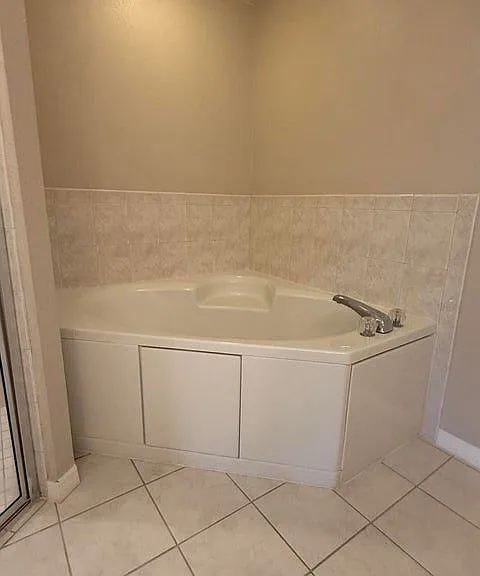 1739 N Dovetail Dr — Photo 8