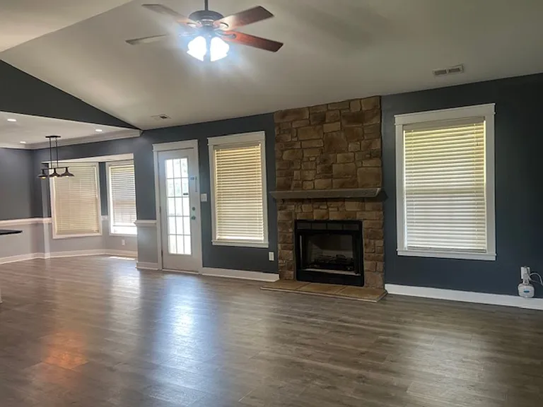 436 Chester Lake Pl — Photo 2