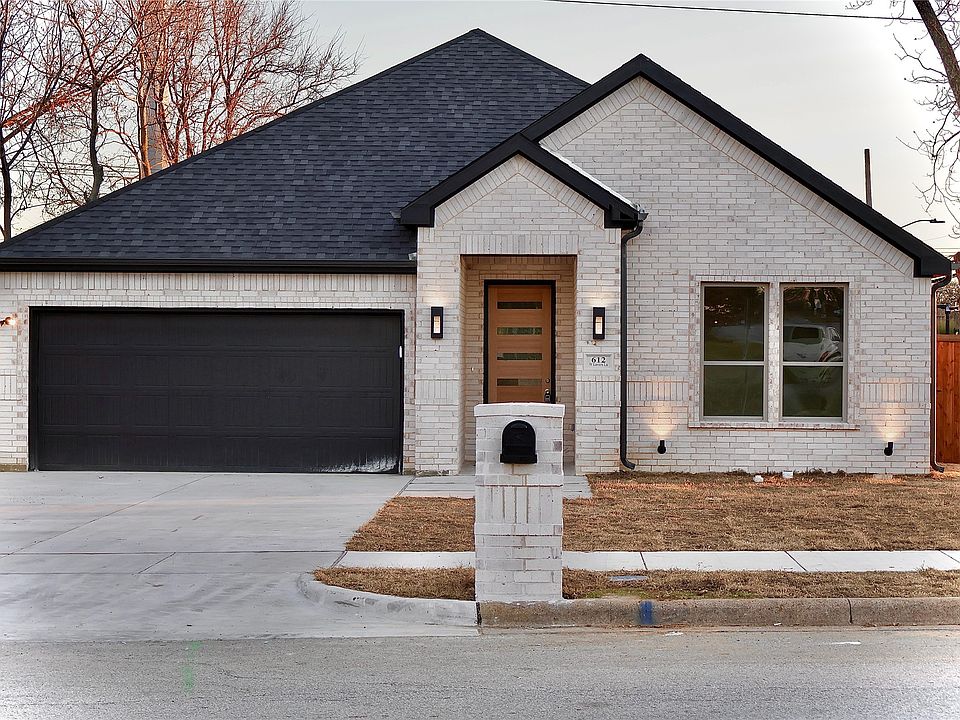 1st image of 612 W Lovers Ln