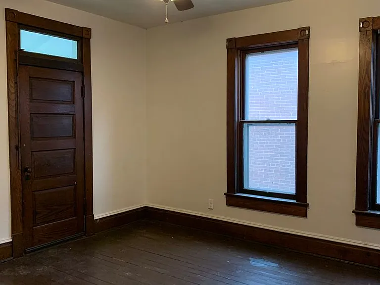577 Lincoln Way E — Photo 33