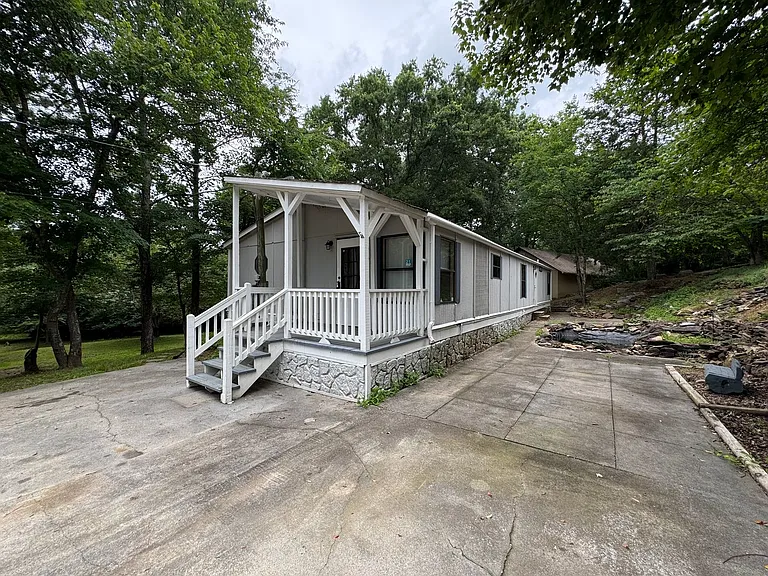 1140 Rome Rd SW — Photo 1