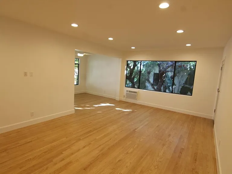 1523 S Wooster St #4 — Photo 32