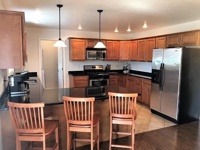 4 Shirley Dr — Photo 2