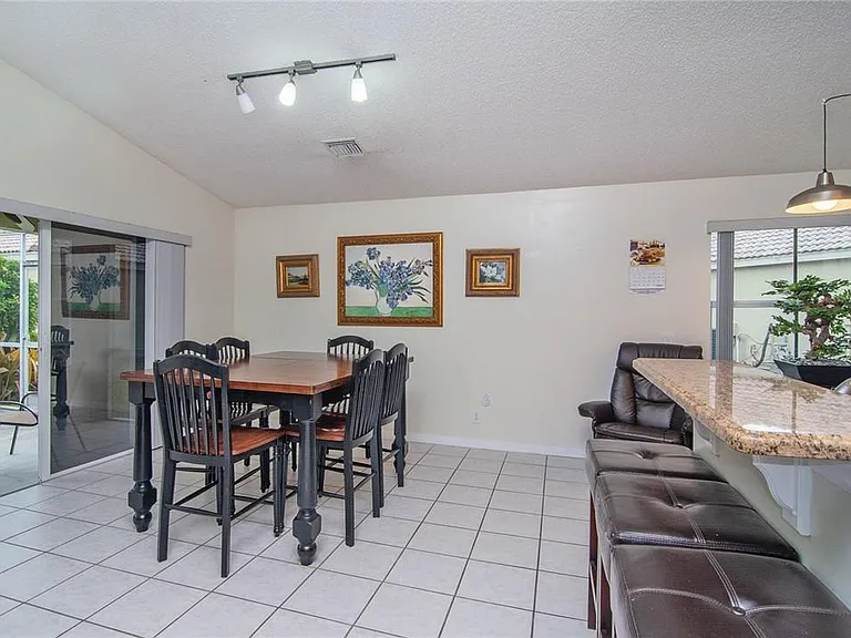 4297 Pine Ridge Ct — Photo 7