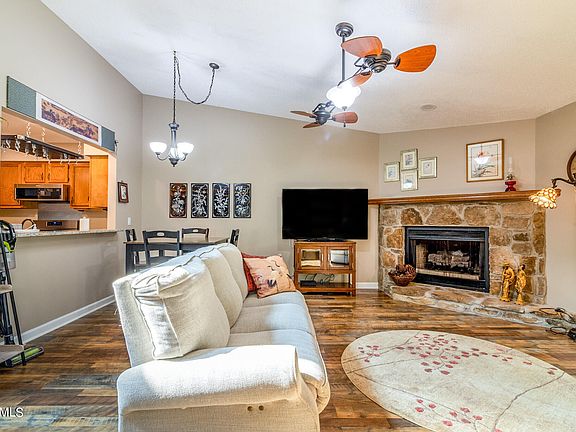 2nd image of 369 Lake Catherine Ct