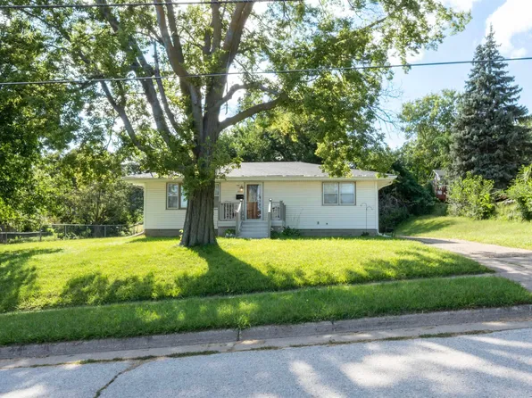 1915 Howard St, Sioux City, IA 51104